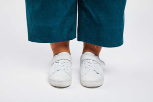 corduroy culotte pants combined with white shoes